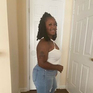 Meet your Posher, Crystal